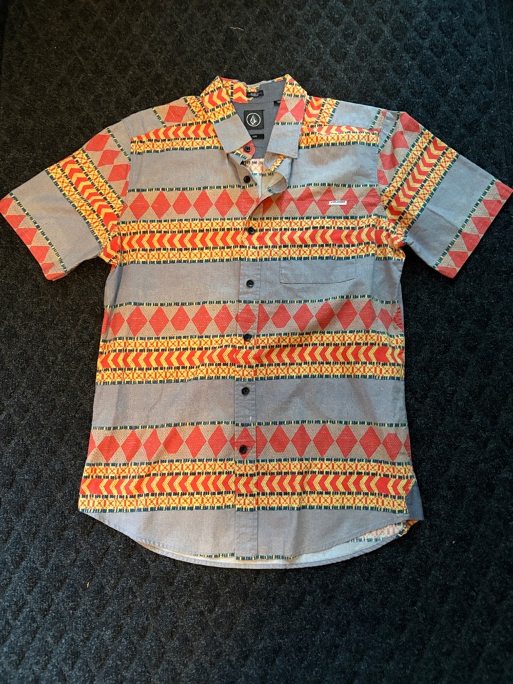 Volcom Slim Fit Geometric Short-Sleeve Button-Up Shirt -Red, Yellow, Gray Size M